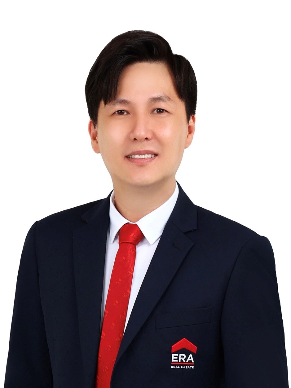 Desmond Tan profile