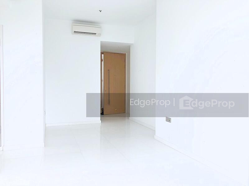 26 NEWTON photo 3
