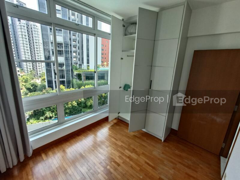 ONE PEARL BANK photo 3