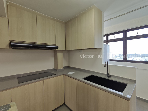 187 BOON LAY AVENUE image 1 of 10