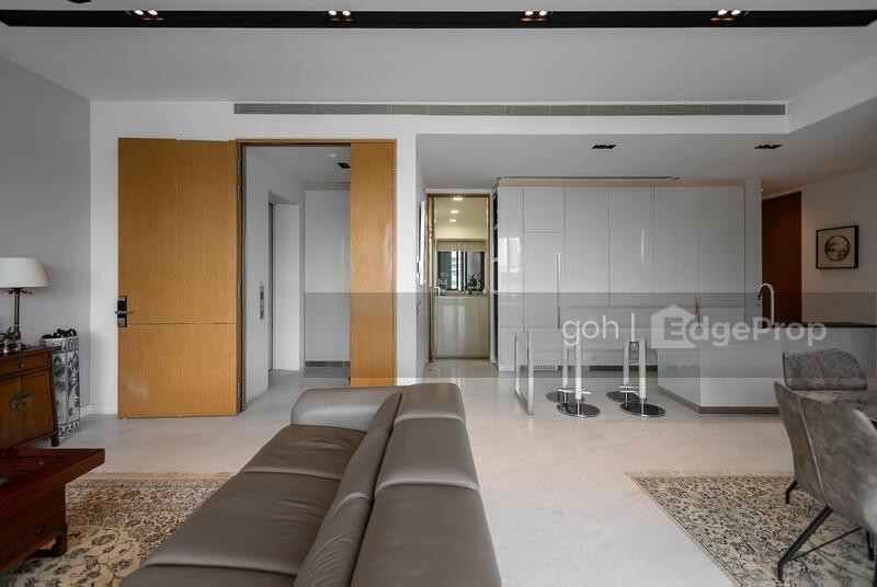 111 EMERALD HILL photo 2