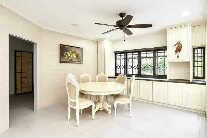 CALDECOTT HILL ESTATE photo 5