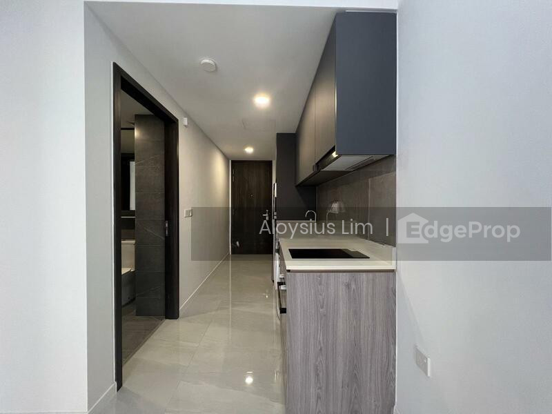 RIVERFRONT RESIDENCES photo 5