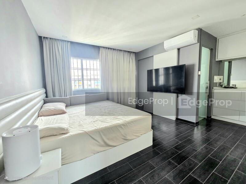 708 JURONG WEST STREET 71 photo 2