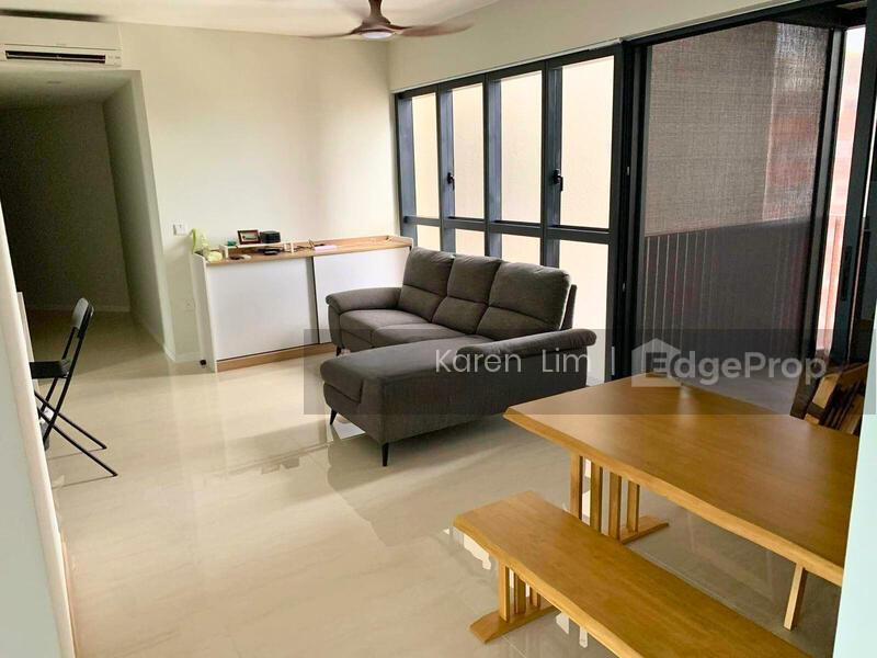 RIVERFRONT RESIDENCES photo 2