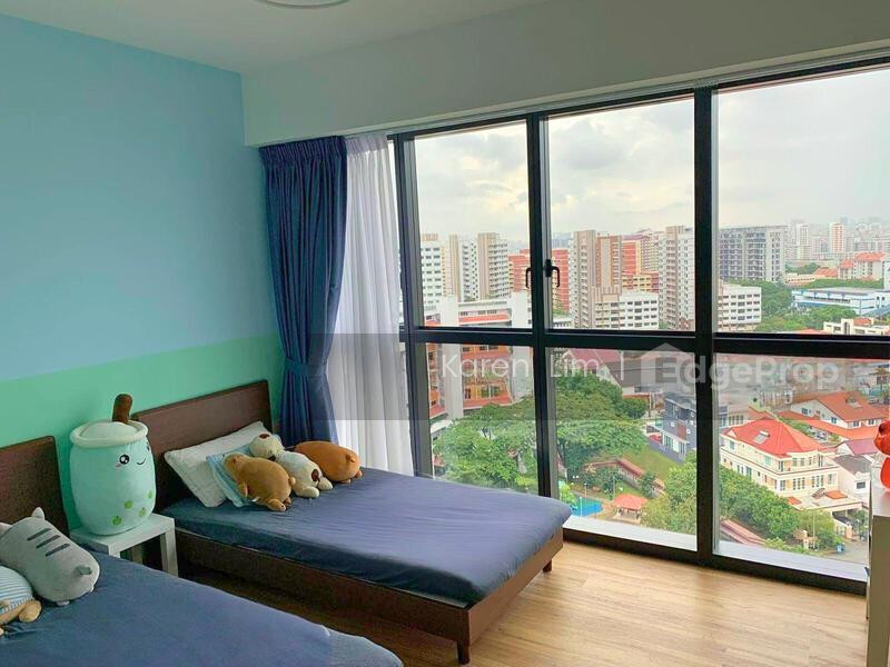RIVERFRONT RESIDENCES photo 5