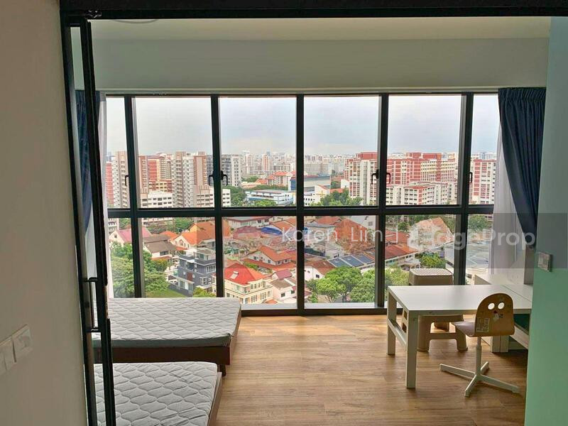 RIVERFRONT RESIDENCES photo 6