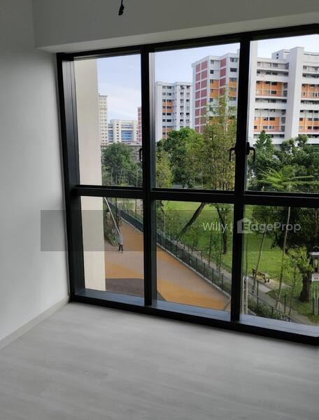 RIVERFRONT RESIDENCES photo 2