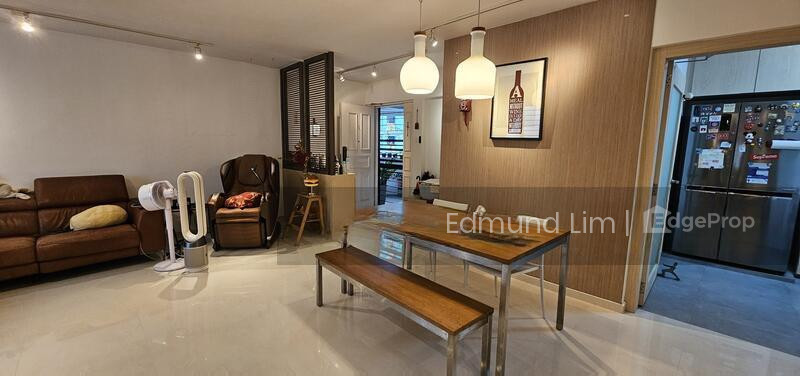 296A COMPASSVALE CRESCENT photo 3