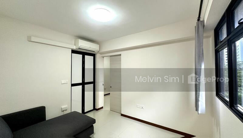 131B CANBERRA CRESCENT photo 4