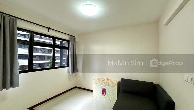 131B CANBERRA CRESCENT photo 5