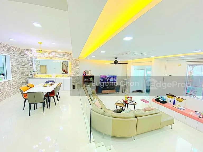 Freehold Serangoon 3-Storey Landed at Ah Soo Garden image 1 of 7