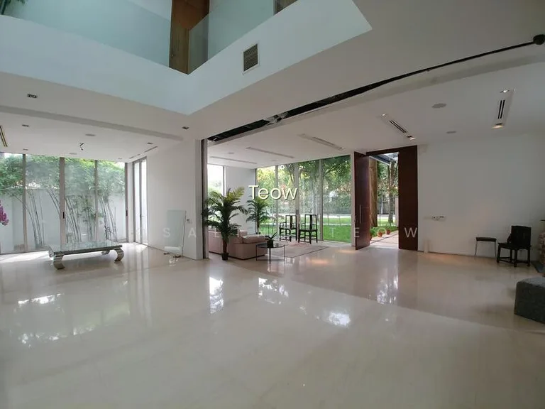 Luxurious Beautiful Detached House image 1 of 6