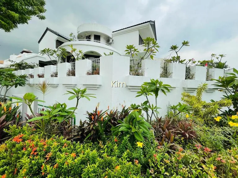 Freehold Classical Bungalow With Wide Frontage at Elevated Ground, Ns Facing, Greenery Garden image 1 of 6