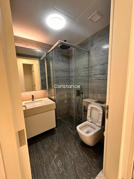 SLOANE RESIDENCES photo 4