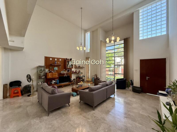 EASTWOOD VILLE photo 6