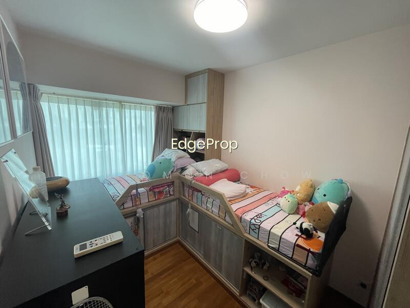 PARRY COURT photo 3