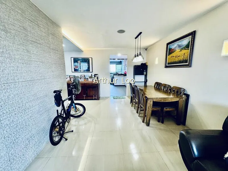 660 Hougang Avenue 8 image 1 of 10