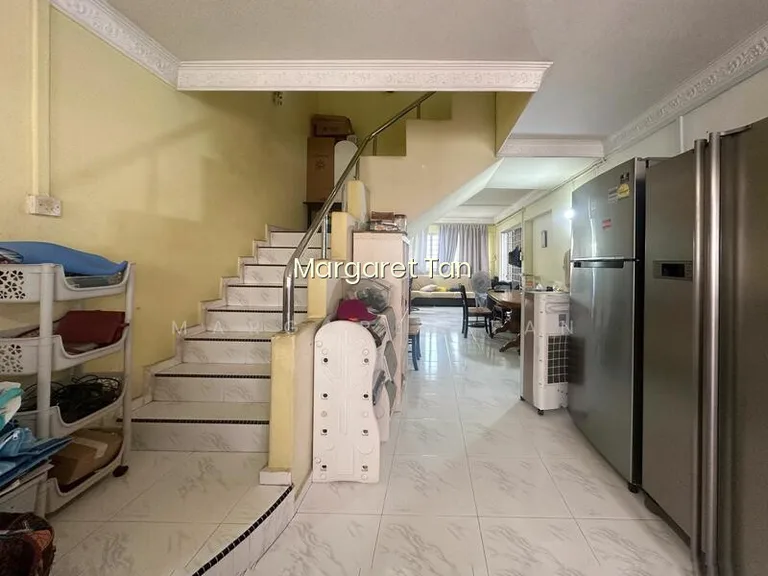 446 Hougang Avenue 8 image 1 of 10