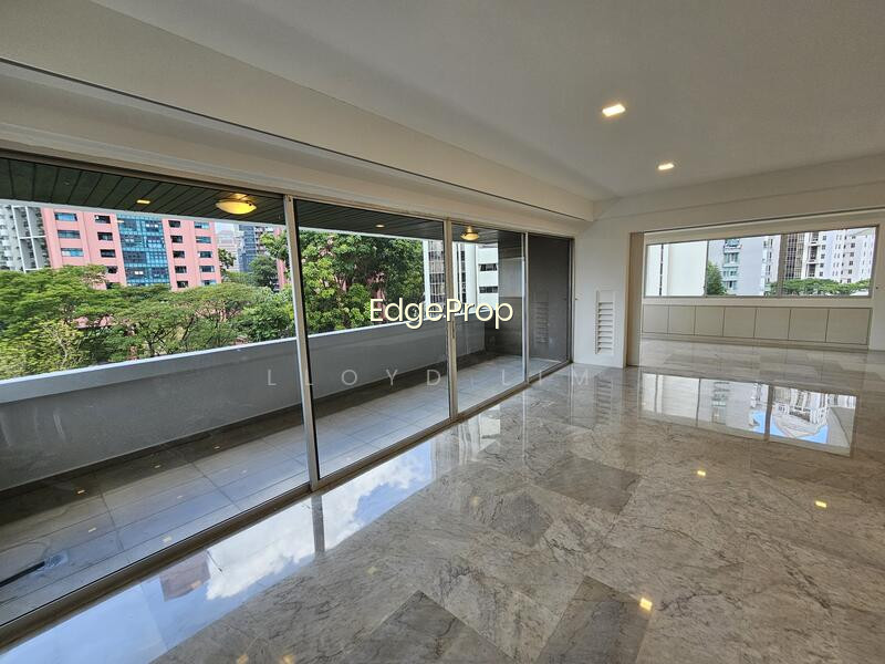 LEONIE TOWERS photo 5