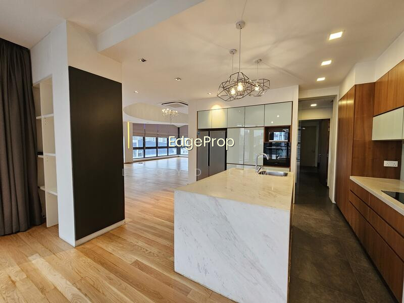 72 GRANGE photo 5