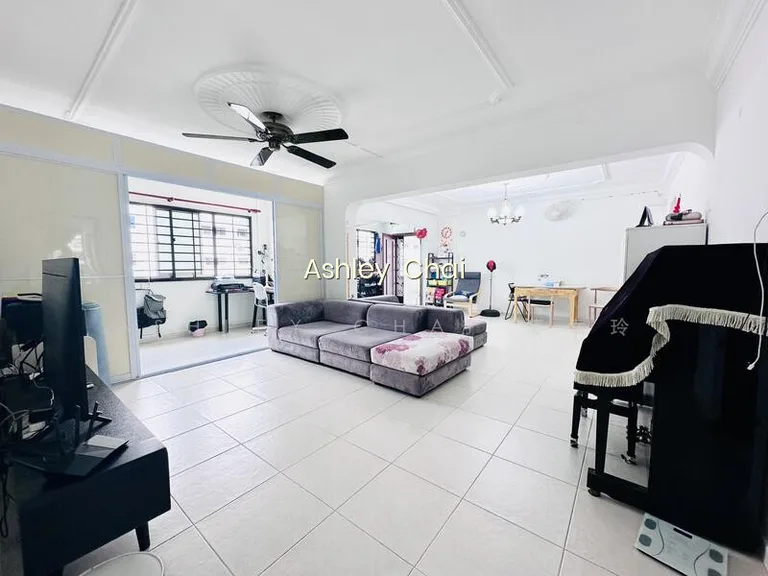 872 Tampines Street 84 image 1 of 10