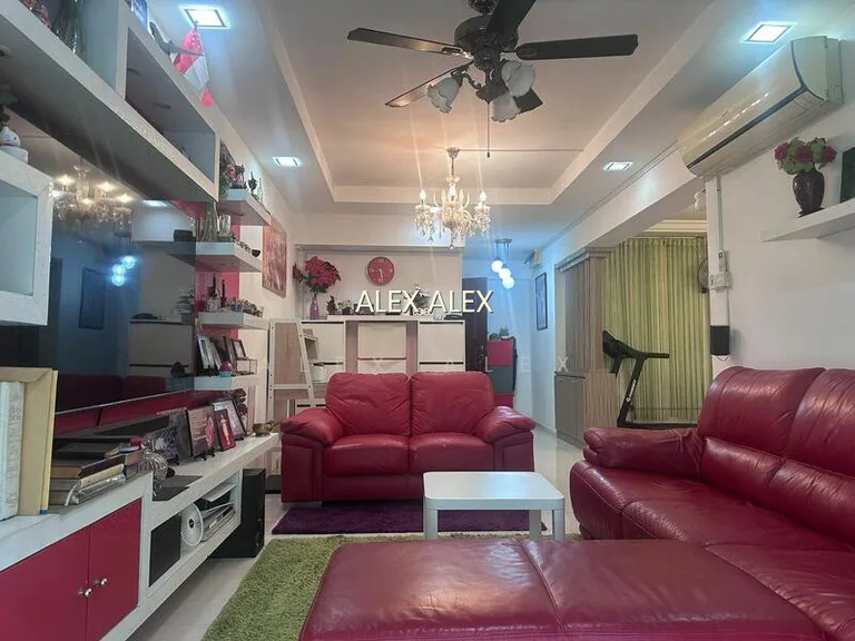 183 Yung Sheng Road image 1 of 10