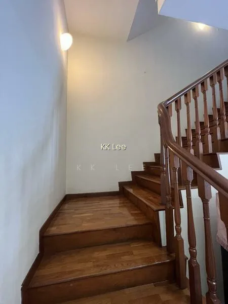 Hong Lee Place image 1 of 10