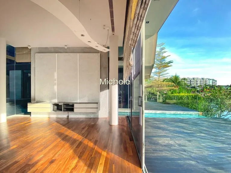 Sentosa Bungalow on Cove Way image 1 of 10
