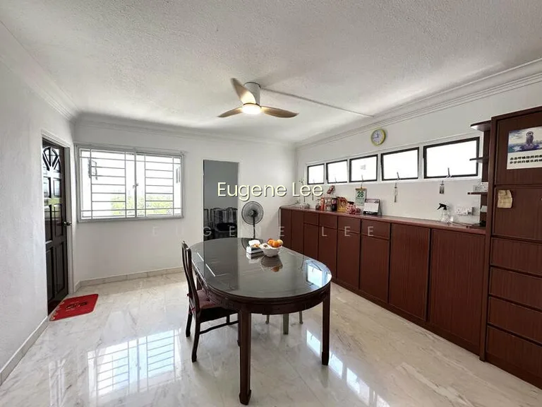 426 Tampines Street 41 image 1 of 10