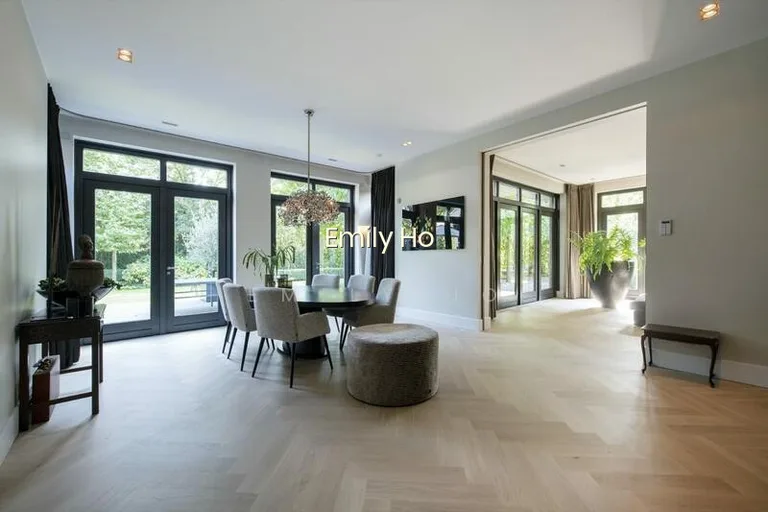 Elevated D10 Bungalow! image 1 of 7