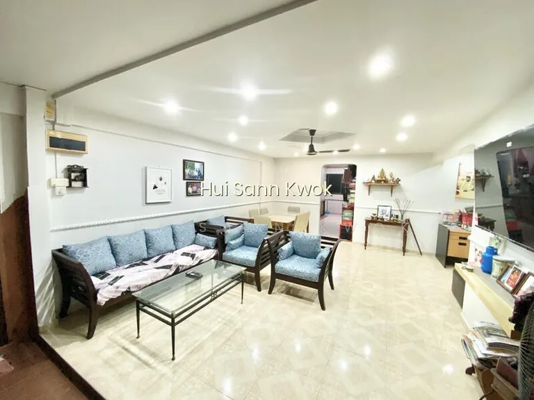 228 Jurong East Street 21 image 1 of 10