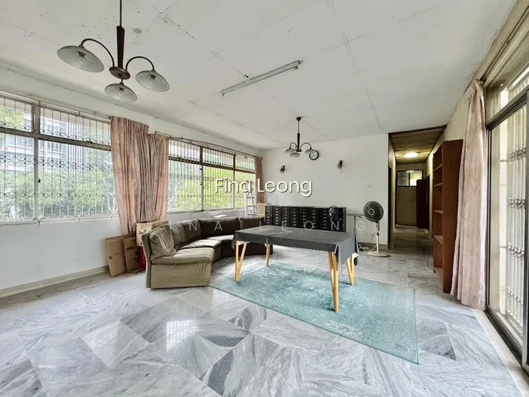 Cheap! D11 Bungalow 5 Mins to Novena MRT and Malls! image 1 of 4