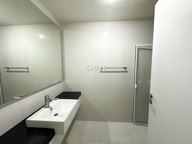 THE INTERLACE photo 5