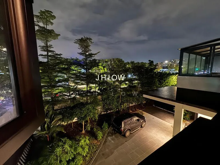 Modern 3.5 + Basement Storey Detached @ Charlton, Kovan, Serangoon image 1 of 10