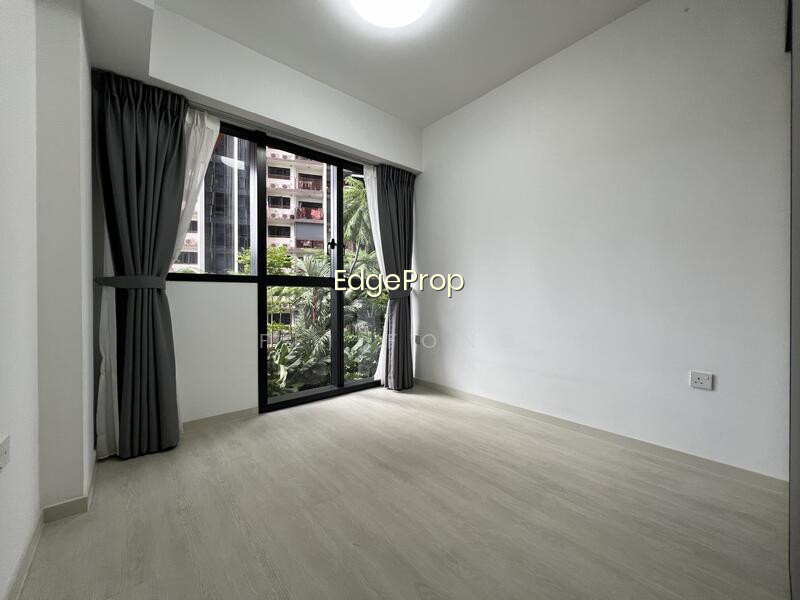 RIVERFRONT RESIDENCES photo 5