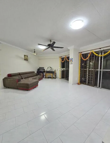 452 Hougang Avenue 10 image 1 of 10