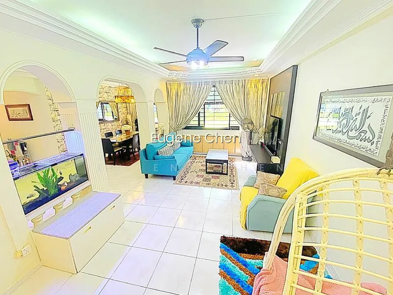 724 Tampines Street 71 image 1 of 10