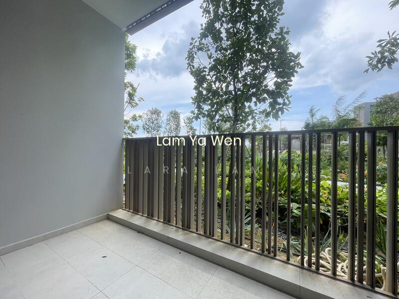 Pasir Ris 8 photo 4