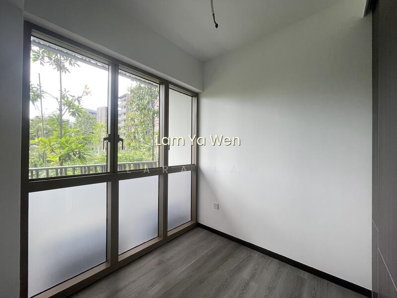 Pasir Ris 8 photo 5