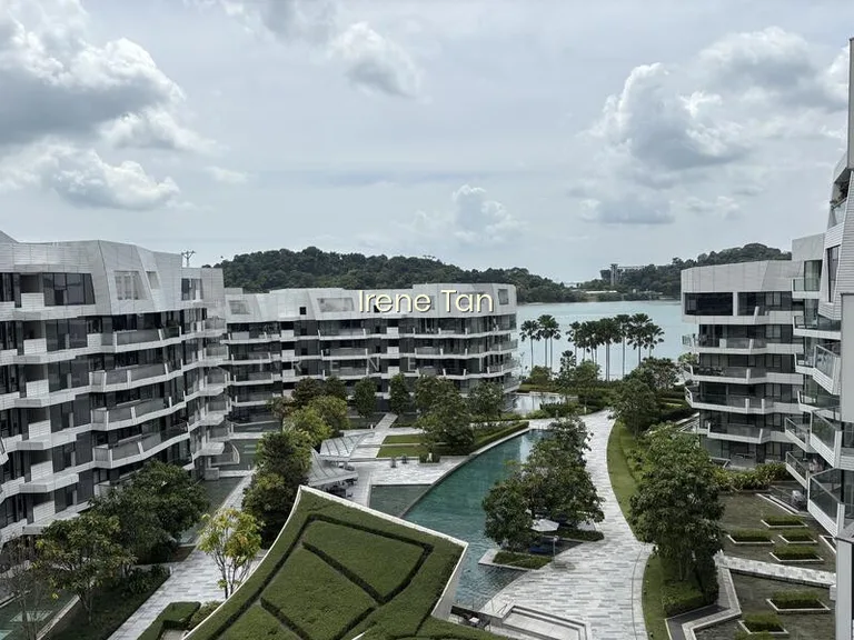 Corals at Keppel Bay image 1 of 10