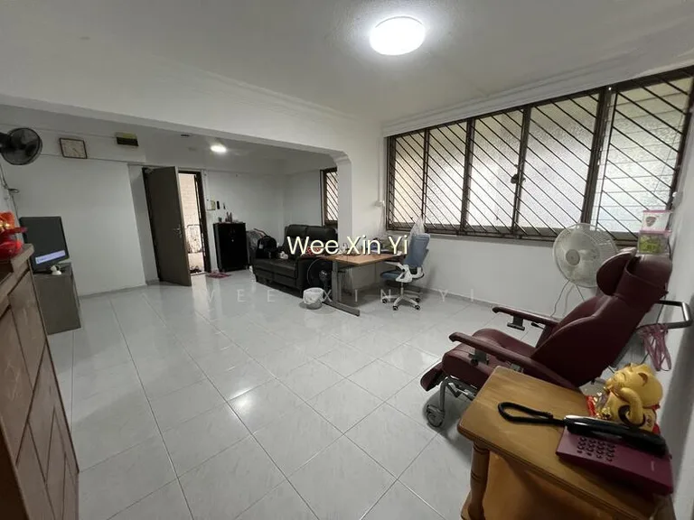 417 Hougang Avenue 8 image 1 of 10