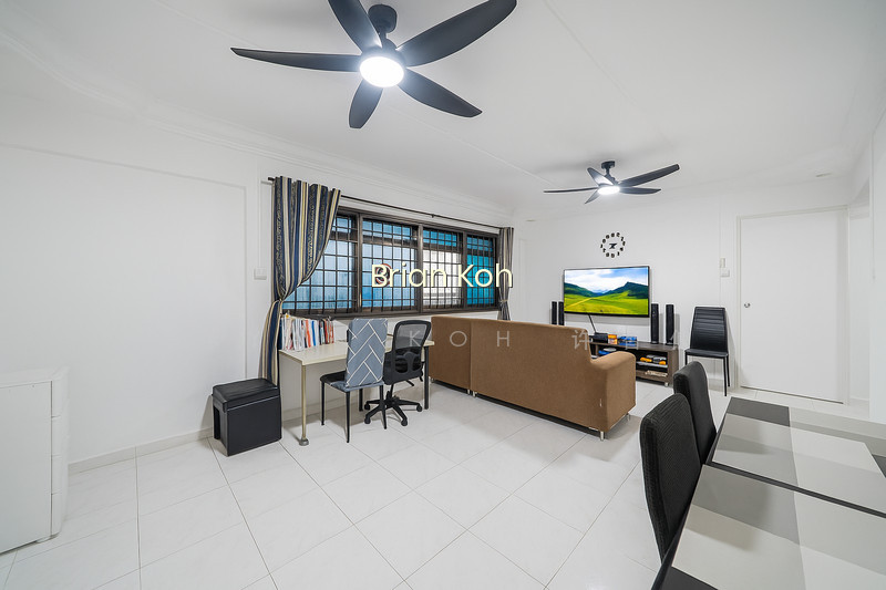 481 SEMBAWANG DRIVE image 1 of 10