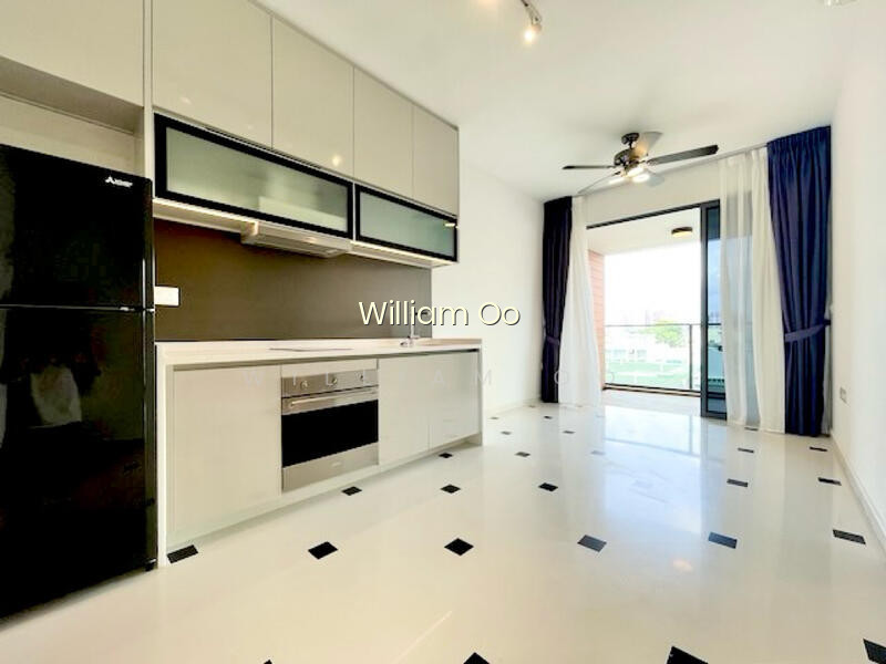 SOPHIA HILLS photo 2