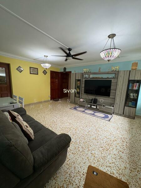 573 CHENG SAN COURT image 1 of 10