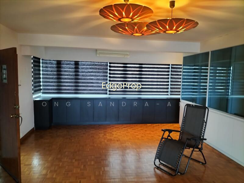 HOLLAND COURT photo 4