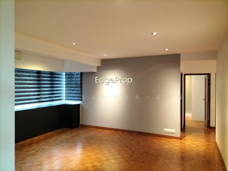 HOLLAND COURT photo 5