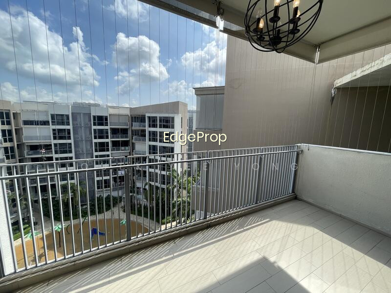 PALM ISLES photo 2