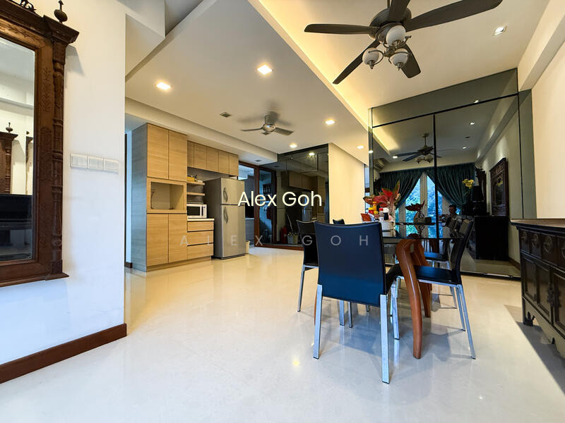 D19 FREEHOLD UPPER PAYA LEBAR SUPERB VALUE PENTHOUSE MINS TO BARTLEY MRT photo 5