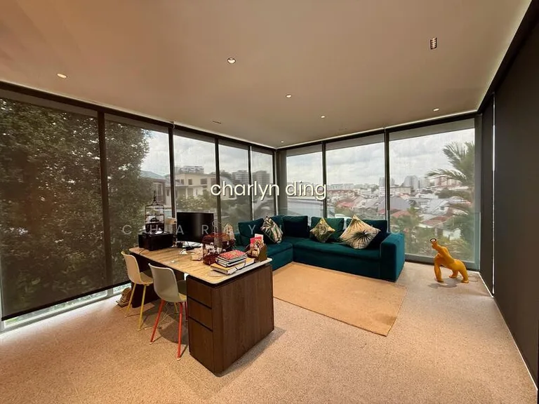 Braddell Heights Bungalow image 1 of 10